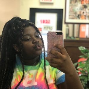 Meet your Posher, Sapphire